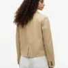 Blazer em sarja elástica com monograma em letra cursiva