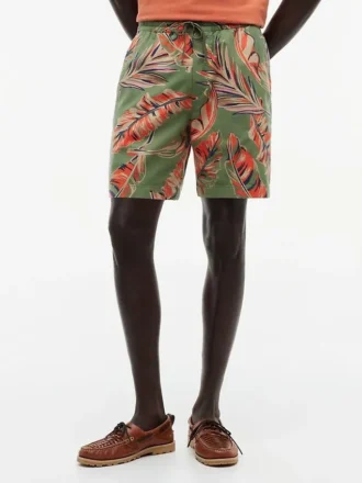 Calções com corte regular de 18 cm com estampado tropical