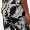 Calções com corte regular de 18 cm com estampado tropical Calções com corte regular de 18 cm com estampado tropical