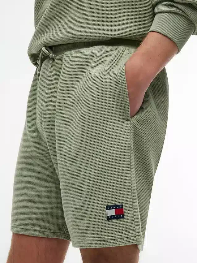 Calções de praia com padrão waffle da Tommy Jeans Calções de praia com padrão waffle da Tommy Jeans