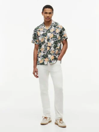Camisa Camp com Estampa Floral Tropical de Corte Regular