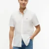 Camisa com corte regular tingida na peça Camisa com corte regular tingida na peça