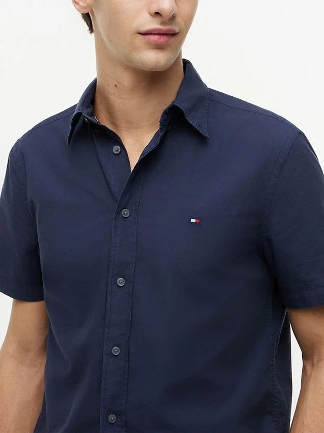 Camisa com corte regular tingida na peça Camisa com corte regular tingida na peça