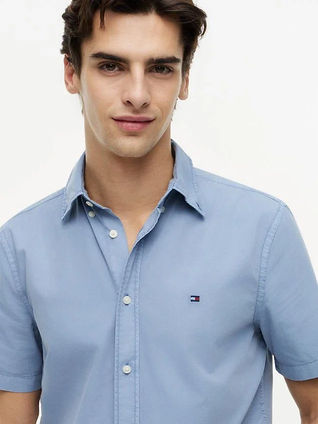 Camisa com corte regular tingida na peça Camisa com corte regular tingida na peça