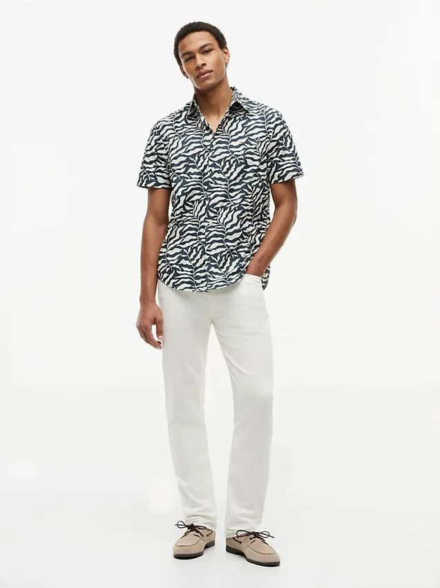 Camisa com estampado de folhas de palmeira e toque de papel Camisa com estampado de folhas de palmeira e toque de papel