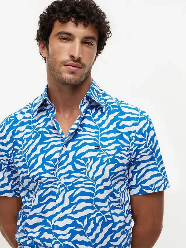 Camisa com estampado de folhas de palmeira e toque de papel Camisa com estampado de folhas de palmeira e toque de papel