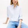 Camisa curta de popelina com detalhes