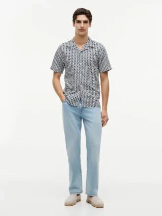 Camisa de acampamento com corte regular e estampado solar