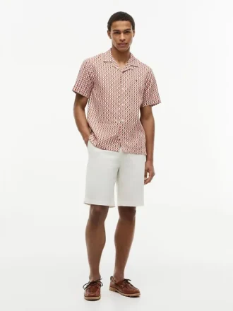 Camisa de acampamento com corte regular e estampado solar