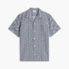 Camisa de acampamento com corte regular e estampado solar Camisa de acampamento com corte regular e estampado solar