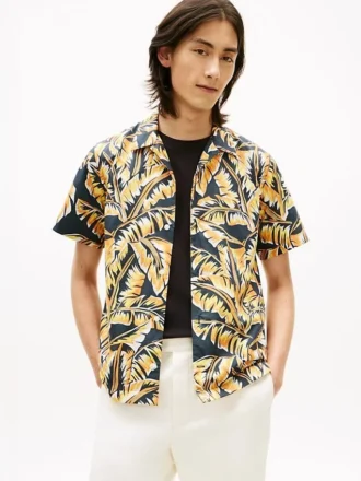 Camisa de acampamento com toque de papel e estampado de folhas de palmeira