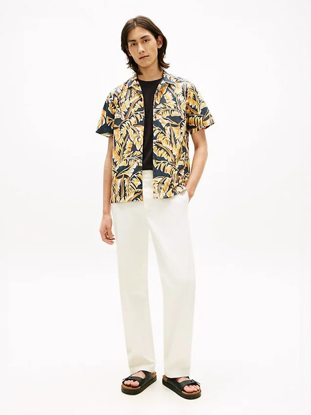 Camisa de acampamento com toque de papel e estampado de folhas de palmeira Camisa de acampamento com toque de papel e estampado de folhas de palmeira