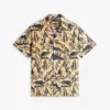 Camisa de acampamento com toque de papel e estampado de folhas de palmeira Camisa de acampamento com toque de papel e estampado de folhas de palmeira