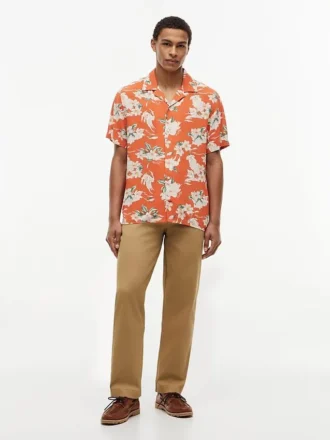 Camisa de acampamento de corte regular em mistura de linho com padrão floral