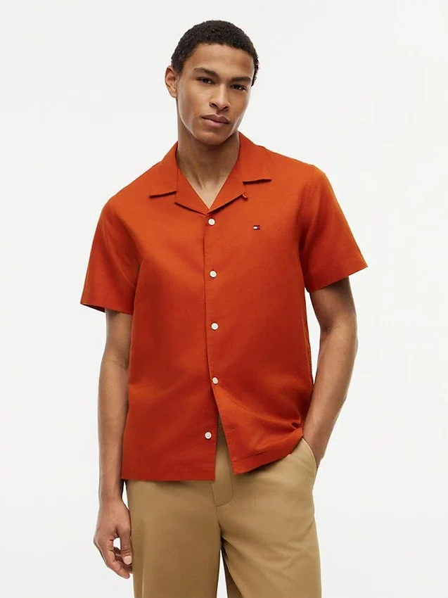 Camisa de acampamento em algodão e linho com corte regular Camisa de acampamento em algodão e linho com corte regular