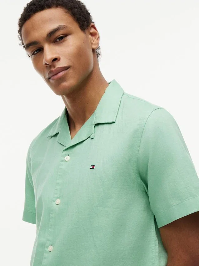 Camisa de acampamento em algodão e linho com corte regular Camisa de acampamento em algodão e linho com corte regular