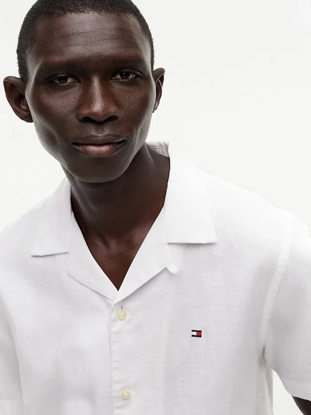 Camisa de acampamento em algodão e linho com corte regular Camisa de acampamento em algodão e linho com corte regular