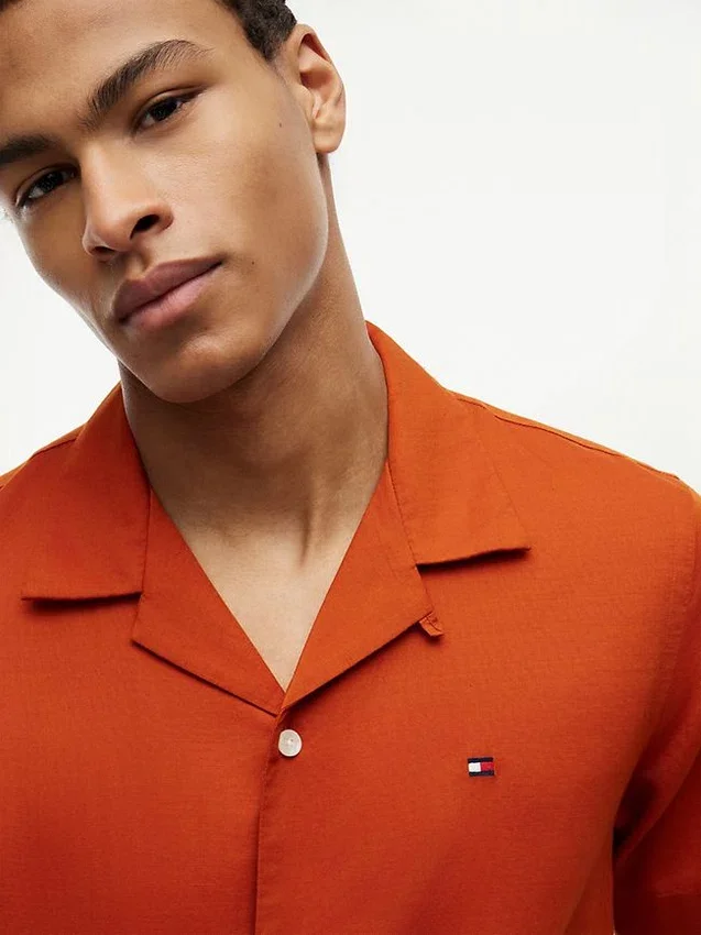 Camisa de acampamento em algodão e linho com corte regular Camisa de acampamento em algodão e linho com corte regular