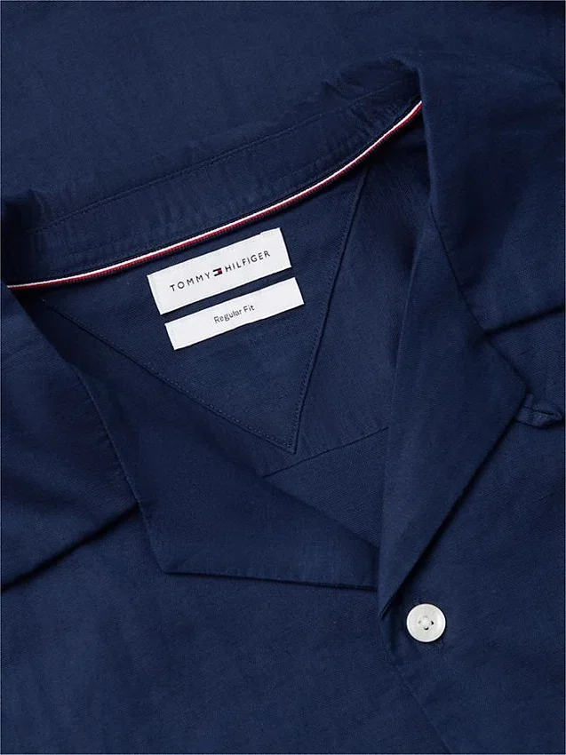 Camisa de acampamento em algodão e linho com corte regular Camisa de acampamento em algodão e linho com corte regular