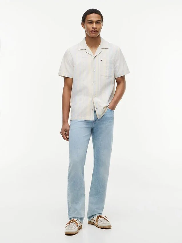 Camisa de acampamento às riscas com corte regular Camisa de acampamento às riscas com corte regular