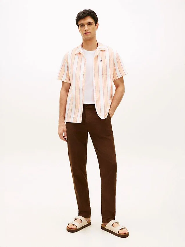 Camisa de acampamento às riscas com corte regular Camisa de acampamento às riscas com corte regular