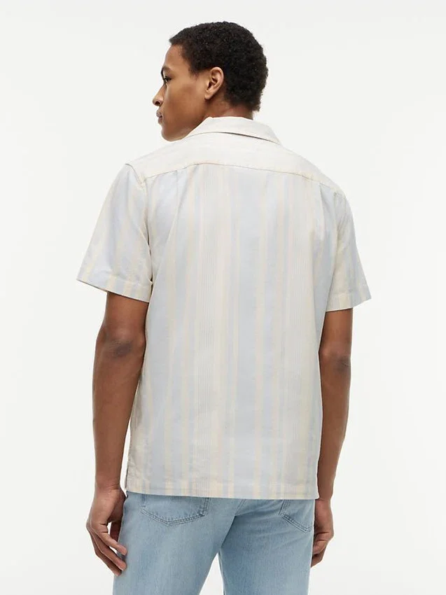 Camisa de acampamento às riscas com corte regular Camisa de acampamento às riscas com corte regular