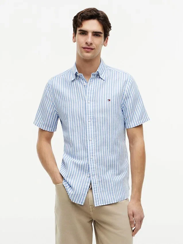 Camisa de algodão e linho às riscas com corte regular Camisa de algodão e linho às riscas com corte regular