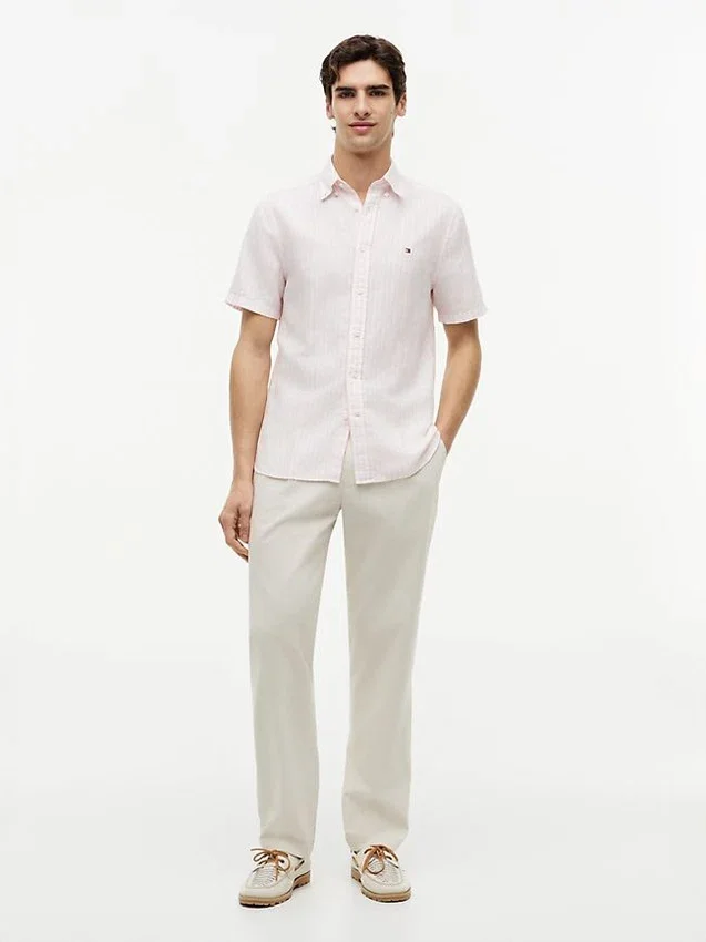 Camisa de algodão e linho às riscas com corte regular Camisa de algodão e linho às riscas com corte regular
