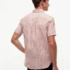 Camisa de algodão e linho às riscas com corte regular Camisa de algodão e linho às riscas com corte regular