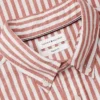 Camisa de algodão e linho às riscas com corte regular Camisa de algodão e linho às riscas com corte regular