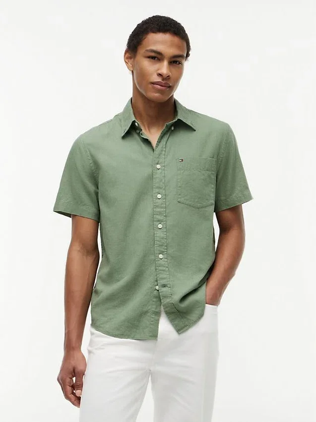 Camisa de calções em mistura de linho, corte regular Camisa de calções em mistura de linho, corte regular