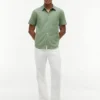 Camisa de calções em mistura de linho, corte regular Camisa de calções em mistura de linho, corte regular
