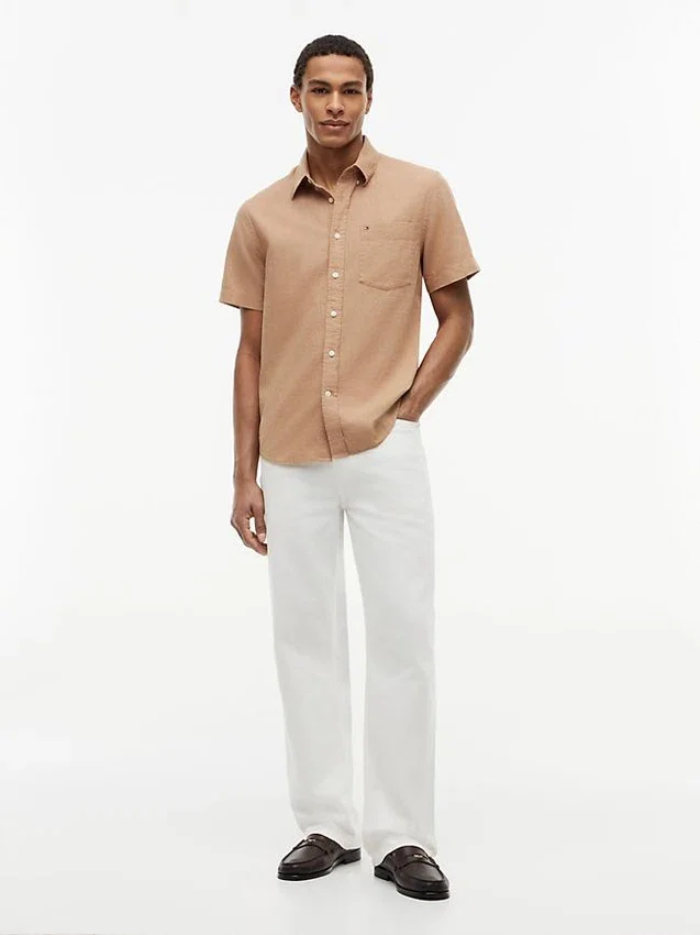 Camisa de calções em mistura de linho, corte regular Camisa de calções em mistura de linho, corte regular