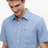 Camisa de calções em mistura de linho, corte regular Camisa de calções em mistura de linho, corte regular