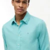 Camisa de corte regular em mistura de linho Camisa de corte regular em mistura de linho