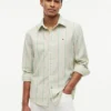 Camisa de corte regular em mistura de linho às riscas Camisa de corte regular em mistura de linho às riscas