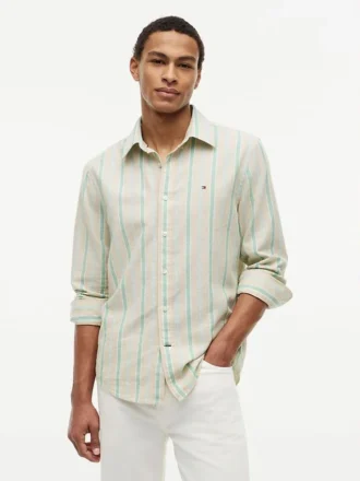 Camisa de corte regular em mistura de linho às riscas