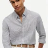 Camisa de corte regular em mistura de linho às riscas Camisa de corte regular em mistura de linho às riscas