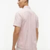 Camisa de corte regular em mistura de linho às riscas Camisa de corte regular em mistura de linho às riscas