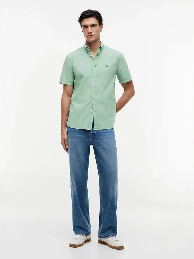 Camisa de corte regular tingida na peça Camisa de corte regular tingida na peça