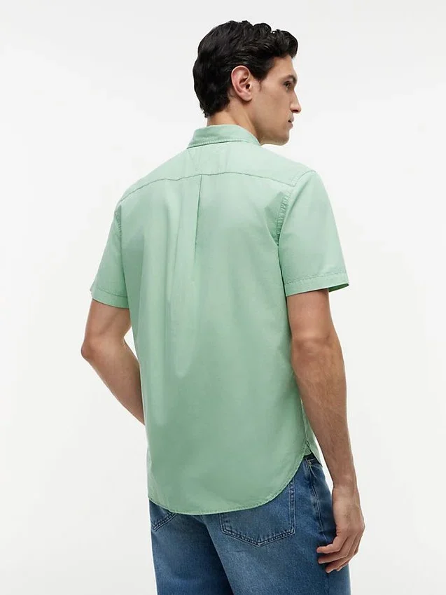Camisa de corte regular tingida na peça Camisa de corte regular tingida na peça