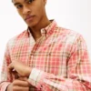 Camisa de ganga com padrão xadrez e corte regular