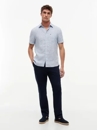 Camisa de linho com corte regular e estampado de veleiros