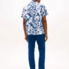 Camisa de linho com estampado tropical Camisa de linho com estampado tropical