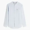 Camisa de linho com gola de banda e corte regular Camisa de linho com gola de banda e corte regular