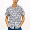 Camisa de linho com monograma em letra cursiva