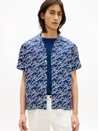 Camisa de linho com monograma em letra cursiva