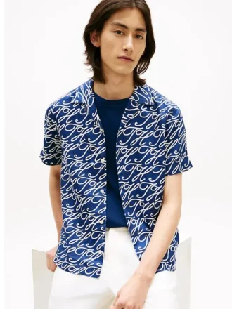 Camisa de linho com monograma em letra cursiva