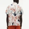 Camisa de linho com padrão floral e corte regular Camisa de linho com padrão floral e corte regular