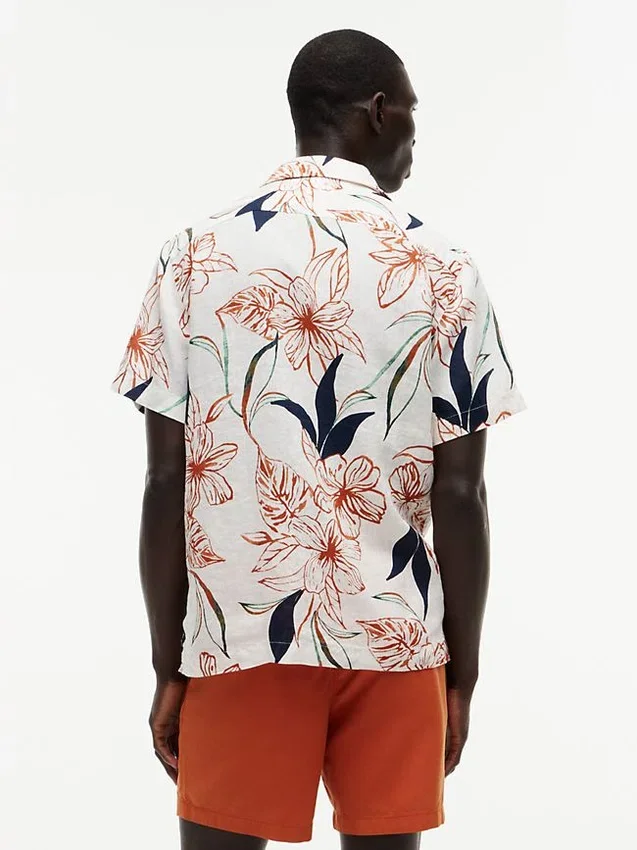 Camisa de linho com padrão floral e corte regular Camisa de linho com padrão floral e corte regular